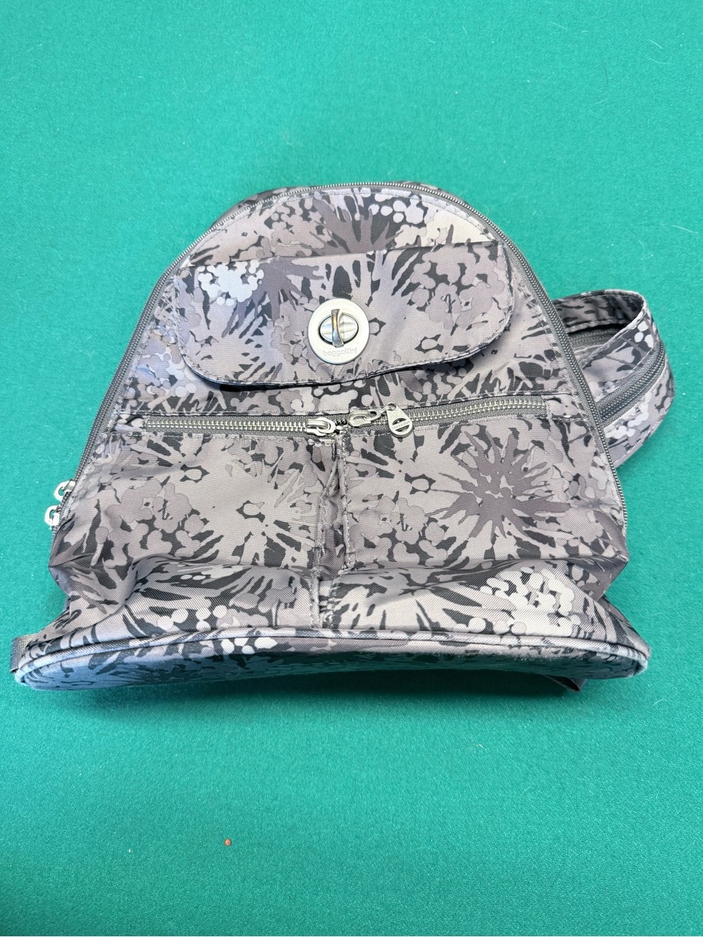 Baggallini Gray Floral-Print Crossbody Backpack